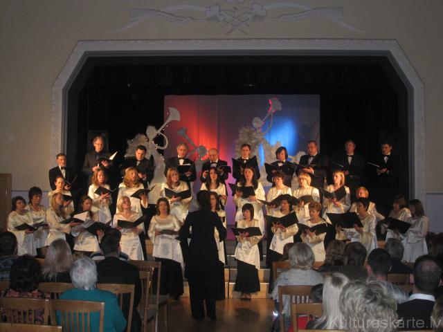 Tautas nama kora "Līga"Ziemassvētku sadraudzības koncerts 09.
